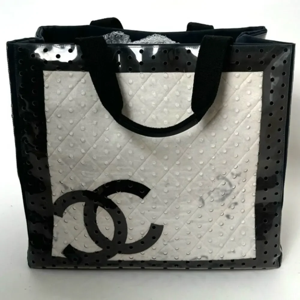 Chanel ENORMOUS tote, black + white fabric w/perforated pvc layer over material - Picture 5 of 16